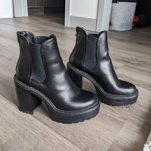 Madden girl platform boots